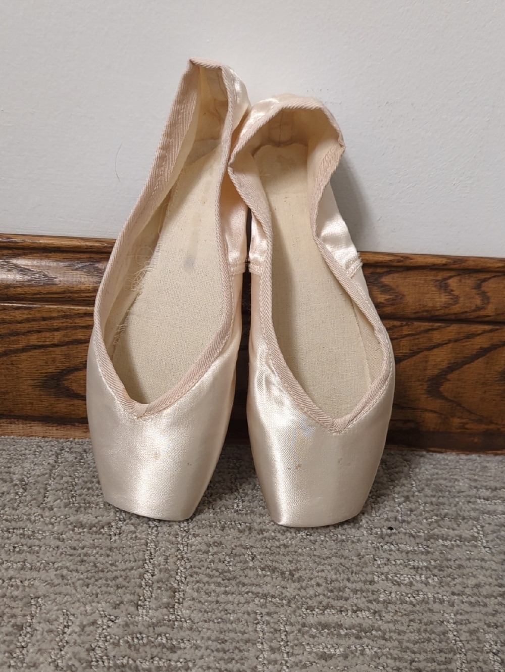 Original Russian Pointes! ALMAZ v-cut, Size 39 w4 v2 Hard Shank